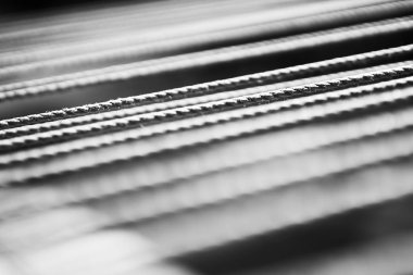 Çapraz siyah beyaz ip bokeh zemin