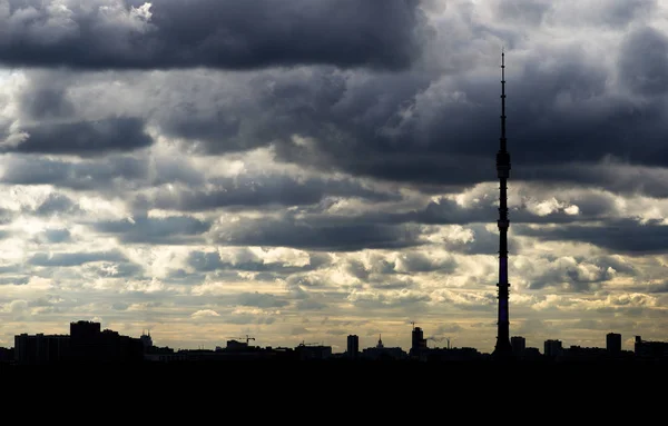 Moskwa Telewizja Wieża sylwetka tło do prawej — Zdjęcie stockowe