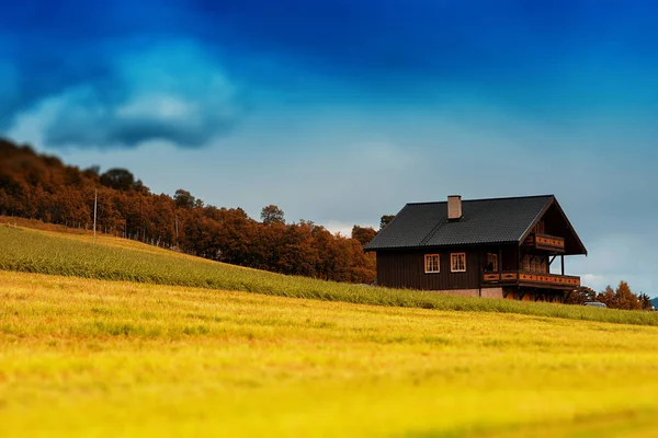 Clásico fondo bokeh casa de campo de Noruega — Foto de Stock