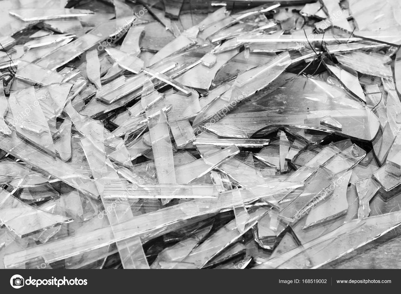 к чему снится разбитое стекло на полу