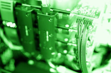 Yatay yeşil gpu quad SLI ekran kartı bokeh arka plan