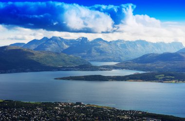 Norveç Fiyordu kanalları arka plan manzara