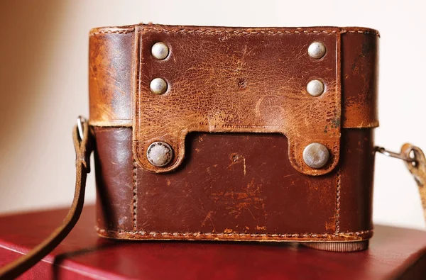Vintage kožený camera case pozadí — Stock fotografie