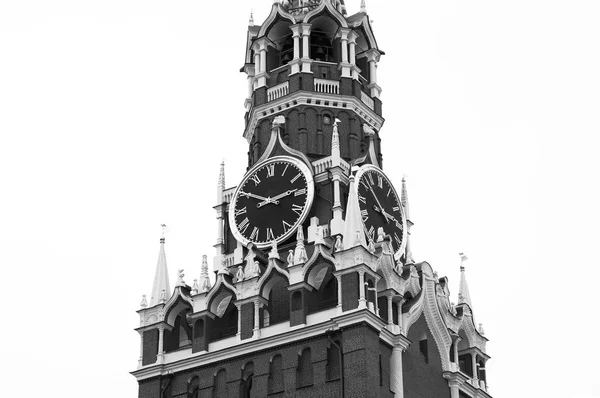 시계 근접 촬영 배경으로 흑인과 백인 모스크바 크렘린 탑 — 스톡 사진