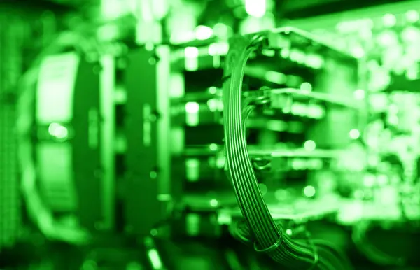 Yatay yeşil gpu quad SLI ekran kartı bokeh arka plan