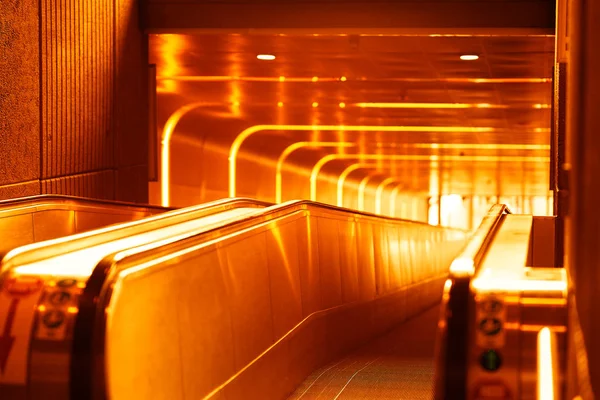 Laranja Noruega metro escada fundo — Fotografia de Stock
