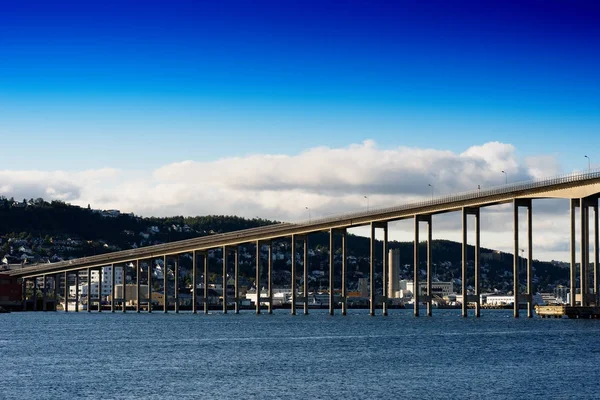 Norvège ville pont fond — Photo