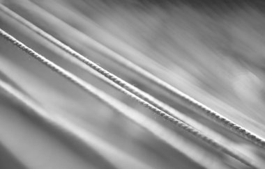 Çapraz siyah beyaz ip bokeh zemin