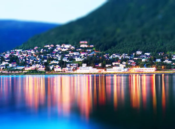 Tromso toplumun ışıklar yansımaları bokeh arka plan ile