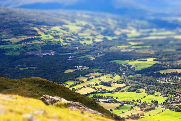 Oppdal montanha vale paisagem bokeh fundo — Fotografia de Stock