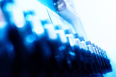 Çapraz mavi bira musluk bokeh arka plan