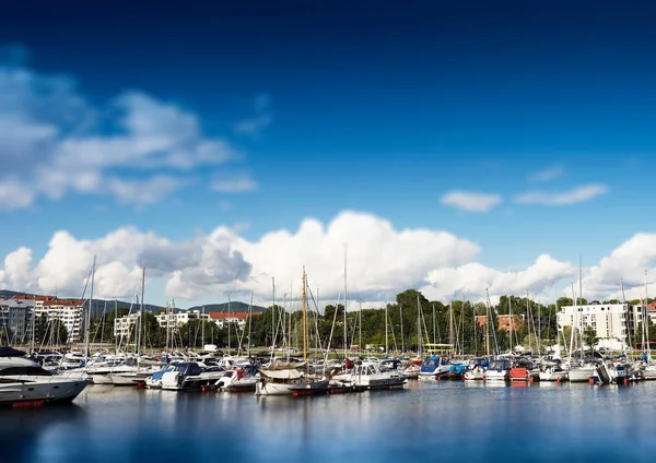 Oslo Yat Kulübü yakınındaki sahil arka plan