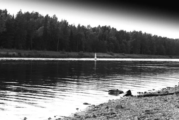 Horizontal black and white river landscape with reflections — Stock Photo, Image