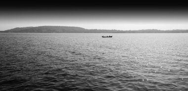 Okyanus ufuk peyzaj backg yatay siyah beyaz tekne