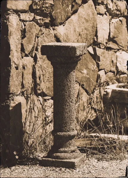 Vertical antigo pedestal bokeh design composição cartão postal — Fotografia de Stock