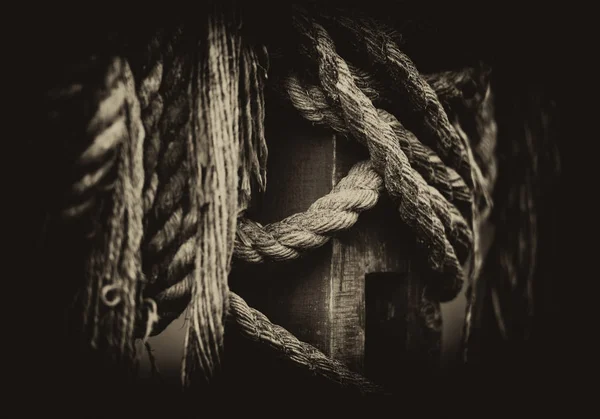 Horizontal vintage vinheta sépia medieval navio cordas detalhe clo — Fotografia de Stock