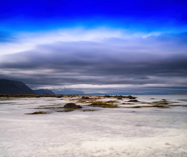 Οριζόντια ζωηρό σκηνικό φόντο τοπίο Νορβηγία — Φωτογραφία Αρχείου