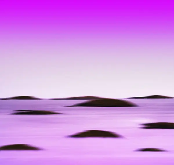 Квадрат ярко розовый фиолетовый океан пейзаж острова абстракции — стоковое фото