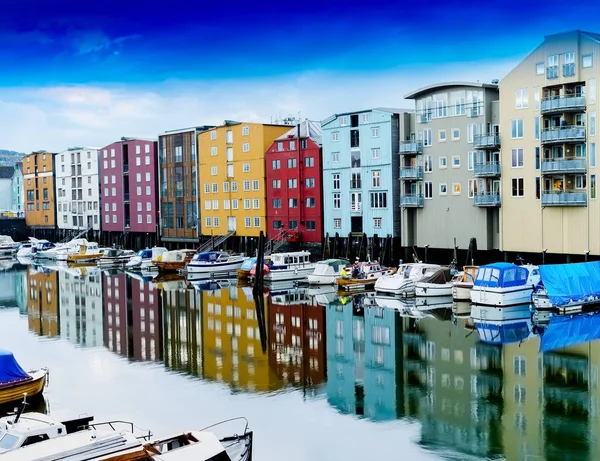 Diagonální živé Norsko jachty panoráma pozadí — Stock fotografie
