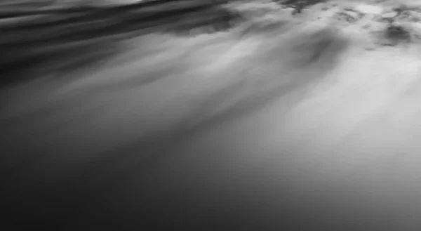 Poziome czarno-biały zachód wysokości cloudscape tło — Zdjęcie stockowe