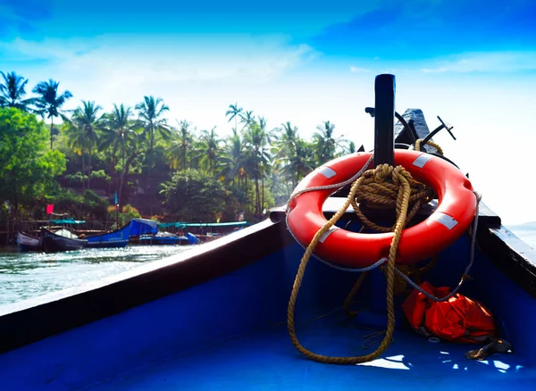 Horizontal vívido índio preservador de vida barco — Fotografia de Stock