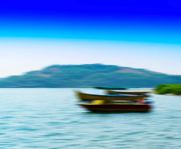 Horisontella levande båtar rörelseoskärpa abstraktion bakgrund backdr — Stockfoto
