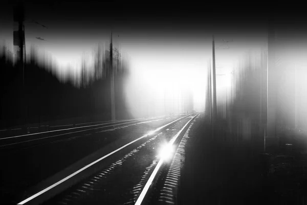 Під час заходу сонця залізниці з фоном світлого витік — стокове фото