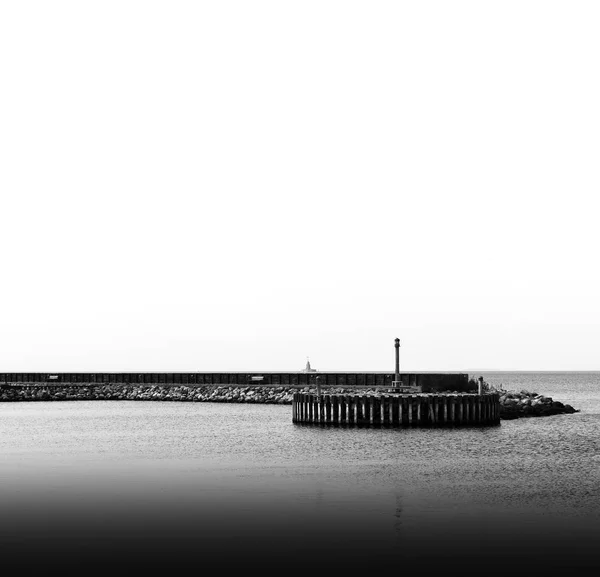 Eenvoudige Deense quay pier vuurtoren — Stockfoto