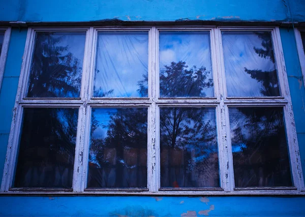 Vintage hölzerne Fenster Stadt Hintergrund — Stockfoto