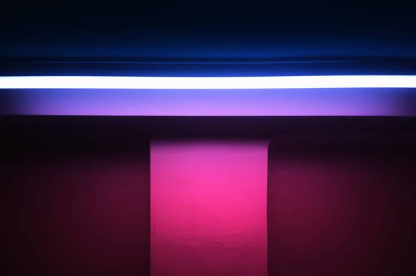 Lila och rosa neon futuristiska lampa bakgrund — Stockfoto