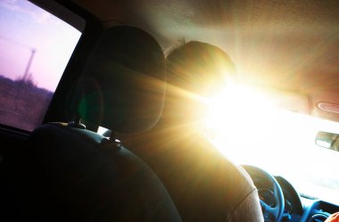 Araba taşıma geçmişinde dramatik ışık sızıntısı
