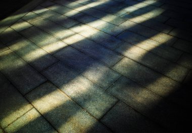 Sokak arkaplanındaki dramatik ışık noktaları