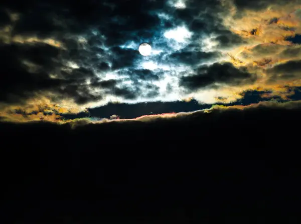 Pôr Sol Dramático Com Nuvens Alta Altitude Fundo — Fotografia de Stock