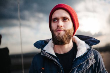 Hipster adam portre şehir