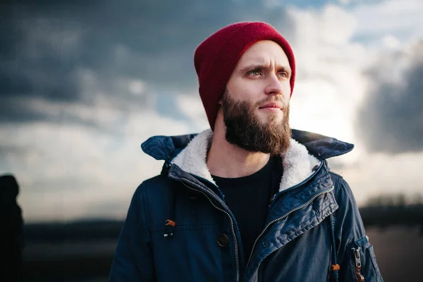 Hipster man portrait in the city — Stock Photo, Image