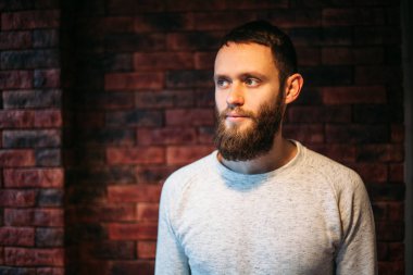 İleriye baktığımızda bir sakallı