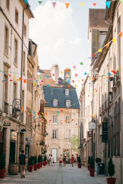 Dijon, Fransa-Haziran 2017: Cityscape. Merkezi. Şehir dar vintage