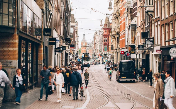 Hollanda, Amsterdam: Haziran 15,2017: Veiw köprü bir uçtan bir uca üzerinde — Stok fotoğraf