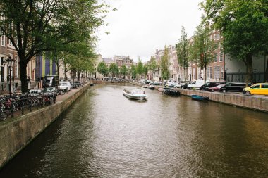 Hollanda, Amsterdam: Haziran 15,2017: Veiw şehir meşgul s
