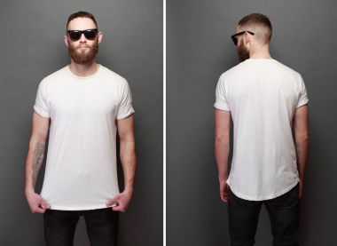 Hipster yakışıklı erkek model beyaz boş t-shi giyen sakallı