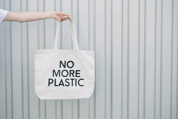 Geen Plastic Eco Concept Meer Van Vrouw Met Witte Textiel — Stockfoto