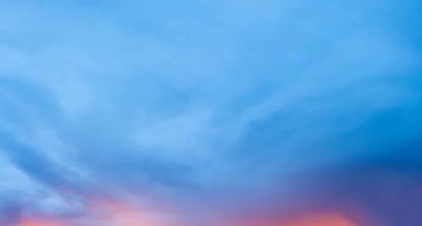 Dramatische Blauwe Wolken Lucht — Stockfoto