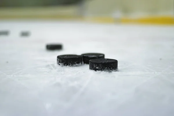 El disco de hockey sobre hielo — Foto de Stock