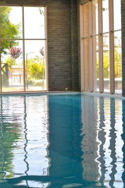 Bir tatil Kapalı Yüzme Havuzu