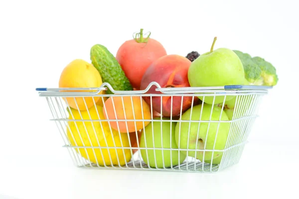 Verse groenten en fruit mand — Stockfoto