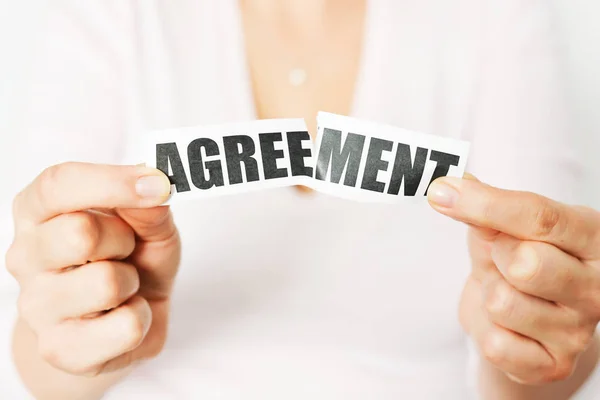 Cancel an agreement or dismiss a contract concept — Stock Photo, Image