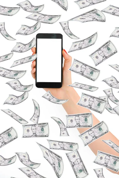 Ganar dinero concepto en línea con billetes de dólar volador y smartphone con pantalla en blanco — Foto de Stock