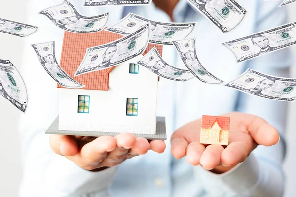 Buying a small or a big house considering the prices  difference — Stock Photo, Image