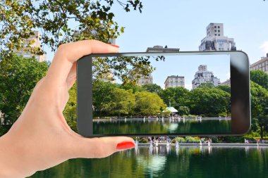 Turist Central Park, güzel manzara çekimi New York'da 