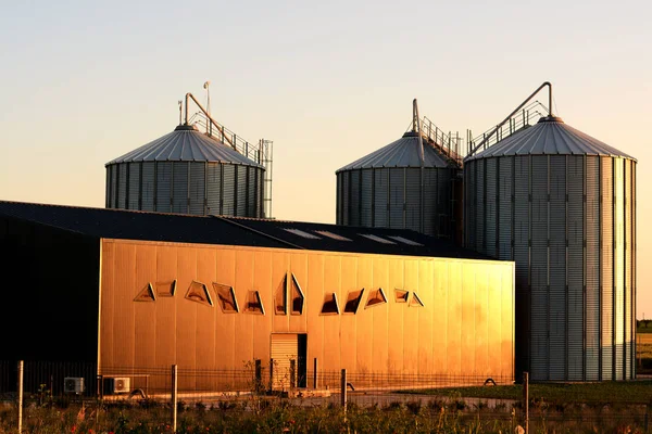 Silo d'entrepôt dans l'agriculture moderne — Photo